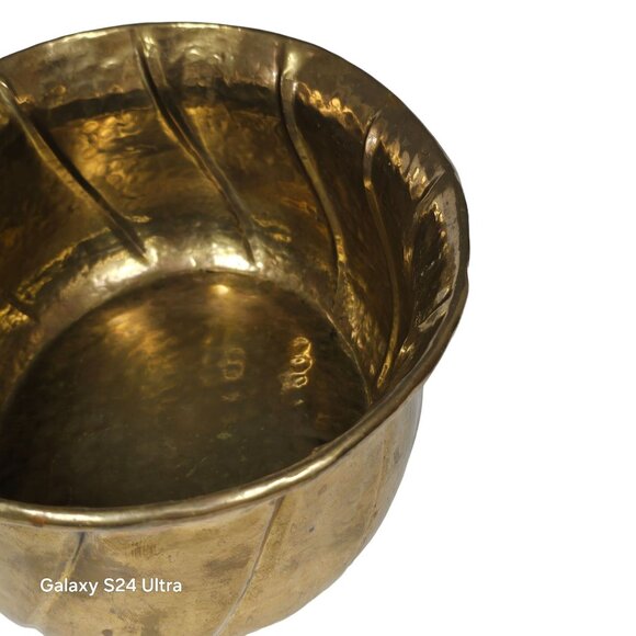 Vintage Hammered Brass Oval Planter 11x9 Mid-Century Modern Decor - Picture 4 of 13